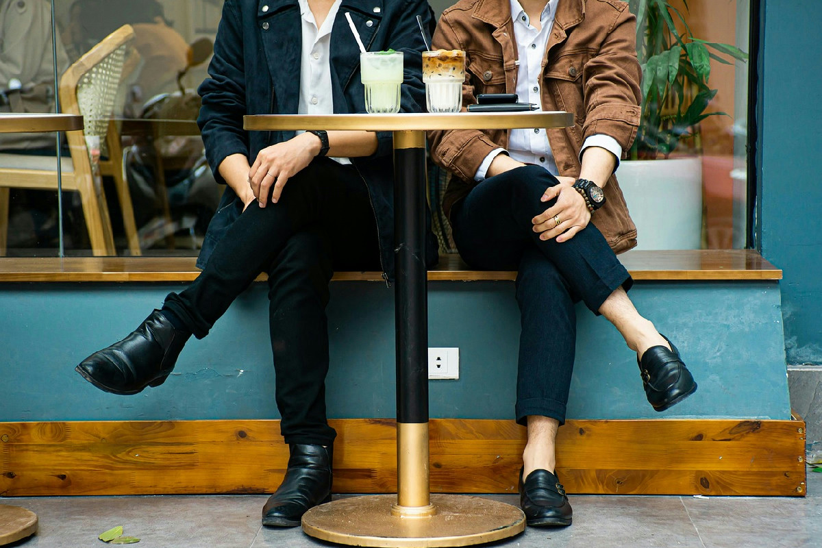 Tra arte e convivialità: le 20 piazze italiane dove il caffè si gusta come esperienza unica al tavolo