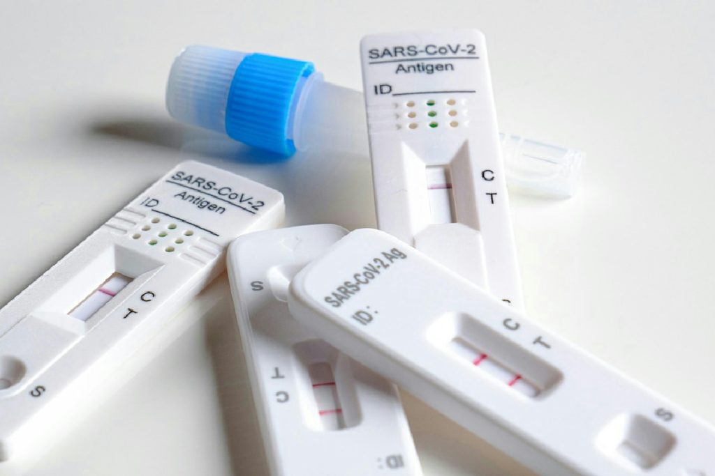 Nuove varianti di Covid nel 2026: sintomi più diffusi e terapie aggiornate da conoscere