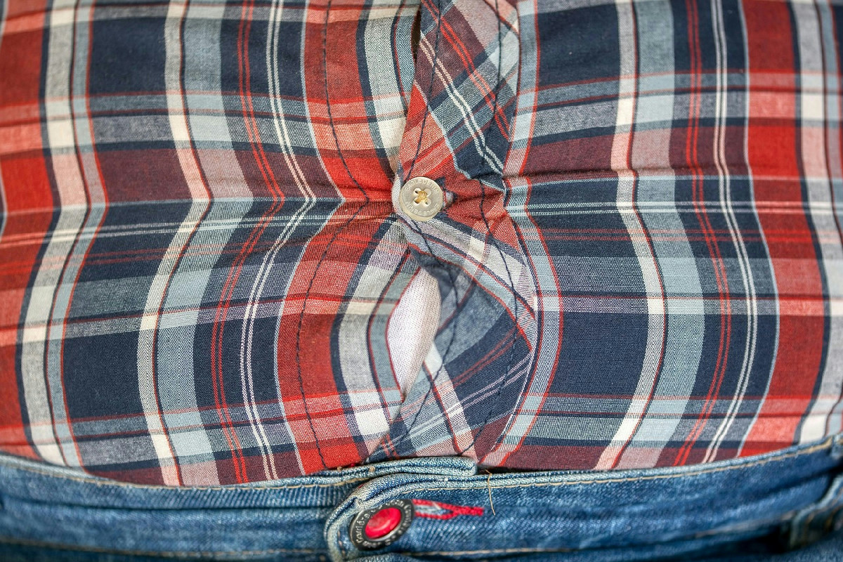 Pancia gonfia: scoprire le cause e le soluzioni efficaci per un ventre più leggero e piatto