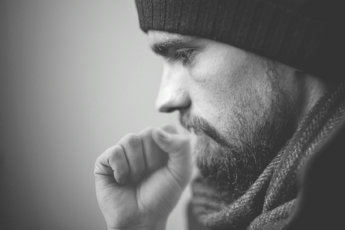 Tosse secca che persiste dopo l'influenza: segnali d’allarme da non sottovalutare